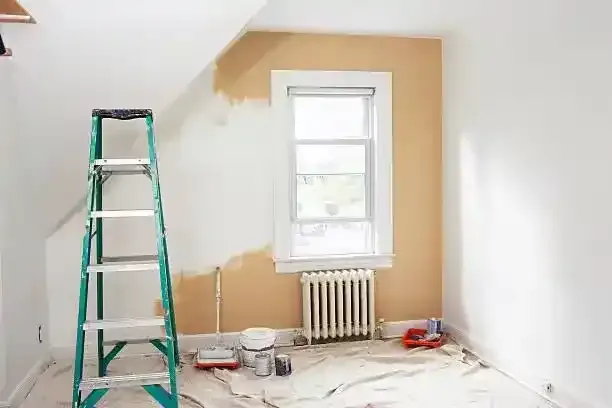 preparativi per dipintura stanza